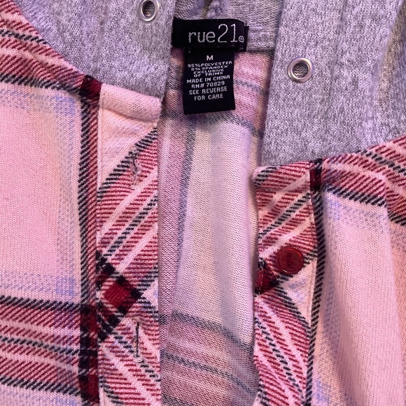 Flannel - Picture 1 of 2